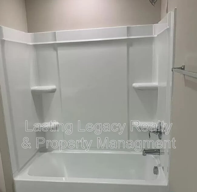 Building Photo - 1745 Eastfall St