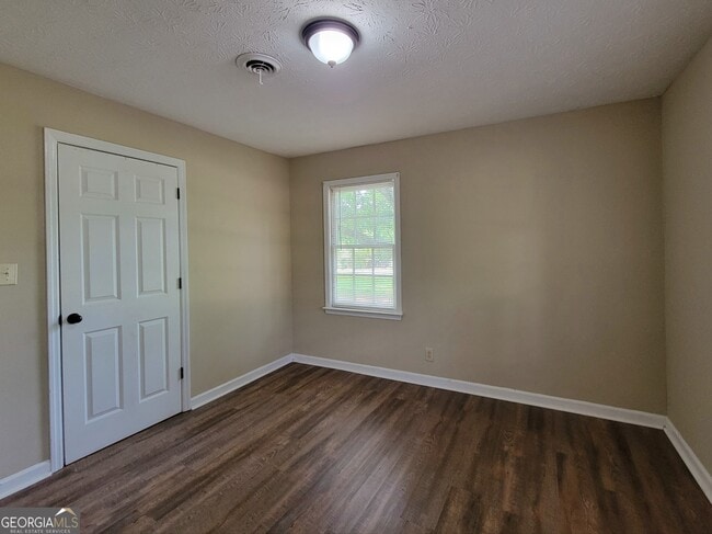 Building Photo - 109 Hilltop Cir
