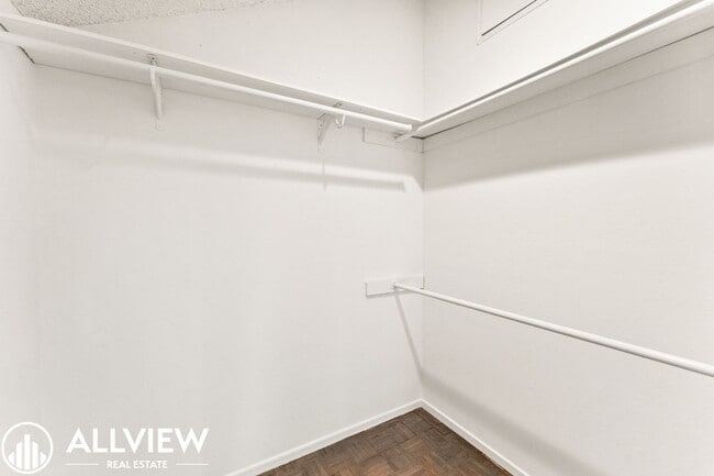 Building Photo - Updated 2 Bed, 1.5 Bath Condo in Gated Crosspointe Village