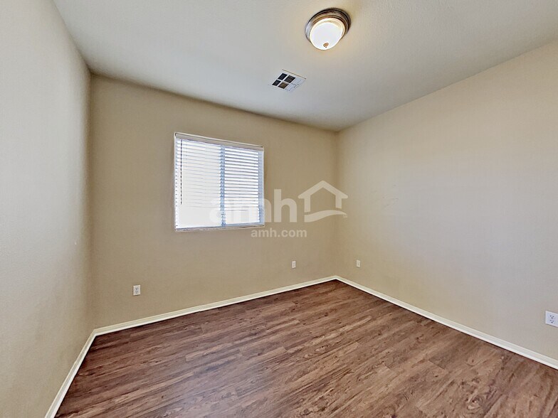 Building Photo - 212 Purple Passion Ave