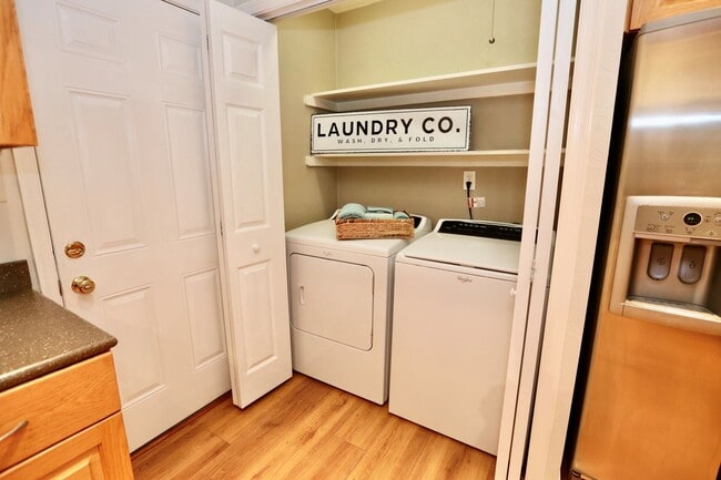 Building Photo - Adorable 3-Bedroom Home Ready 12-05-25!! Fenced Backyard - Pet Friendly - Open Floor-Plan!