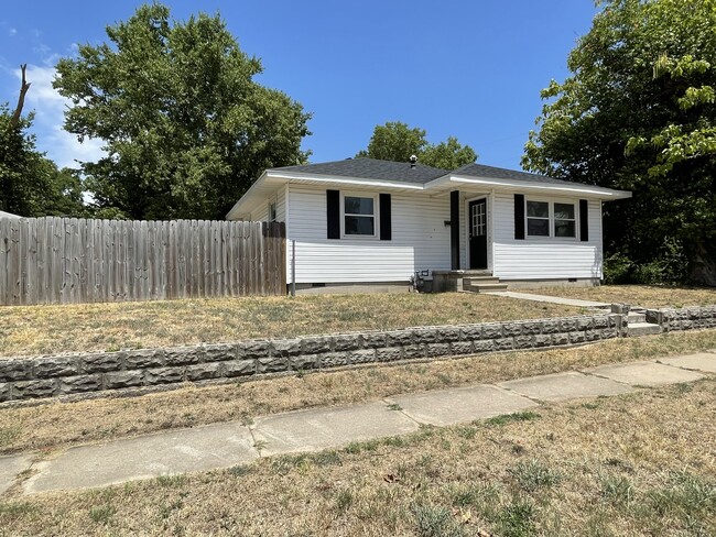 Front Side - 411 W 4th St