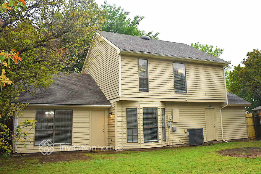 Building Photo - 3120 Woodlark Dr