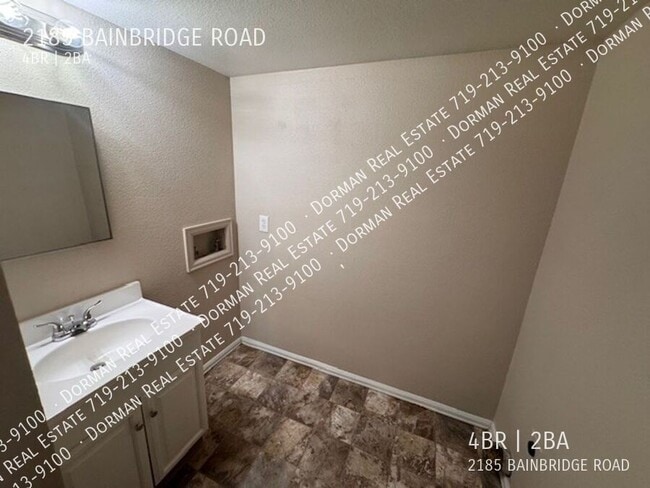 Building Photo - 2185 Bainbridge Rd