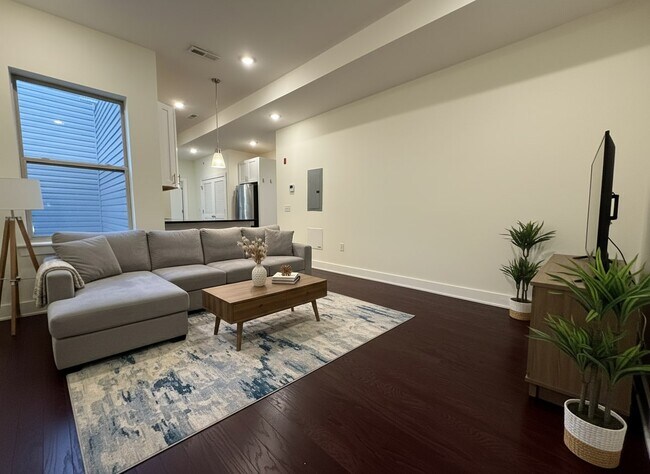 Building Photo - 1431 N 5th St