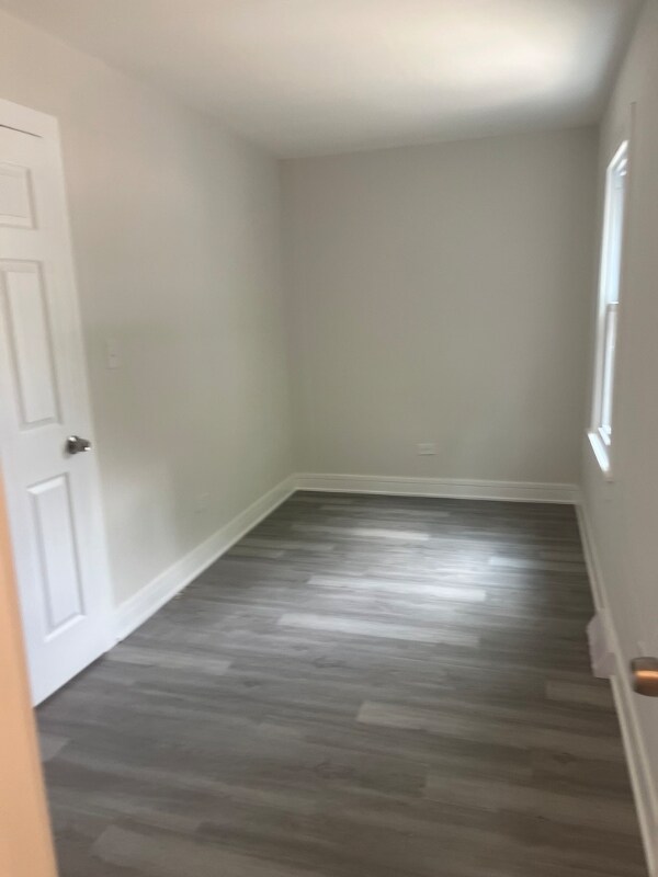 Building Photo - 13709 S School St