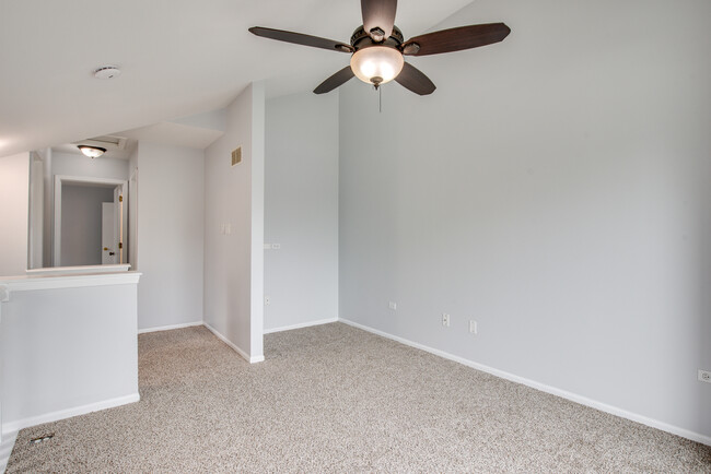 Building Photo - 3491 Willowview Ct
