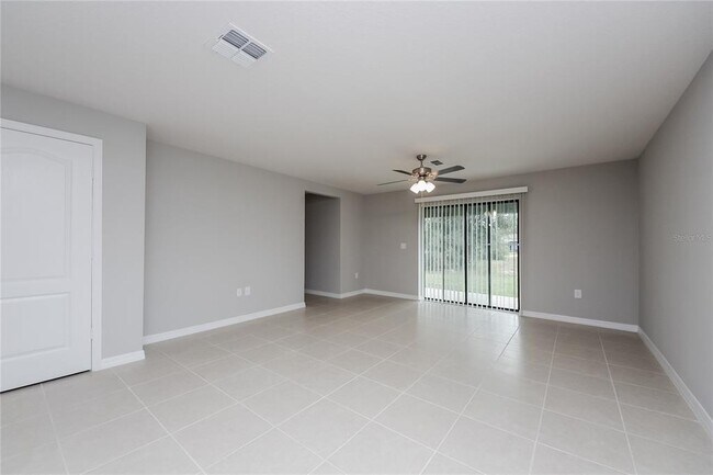 Building Photo - 387 Begonia Ct