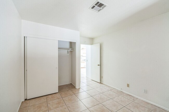 Building Photo - 78701 Ave 42