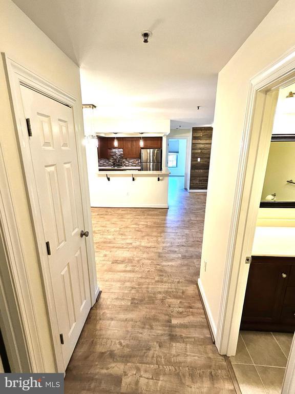 Building Photo - 904 Martell Ct