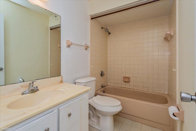 Building Photo - 2 br, 2 bath Condo - 540 Belltower Avenue J-1