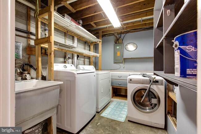 Building Photo - 5420 King Arthur Cir