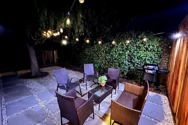 Building Photo - 1364 Sylvia Dr