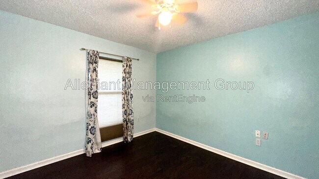 Building Photo - 620 Brockton Dr