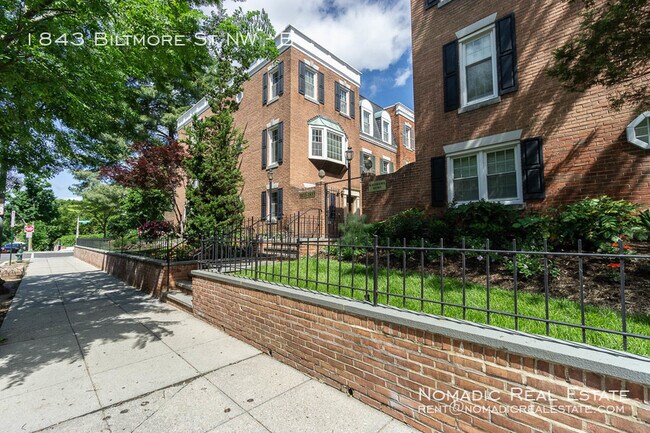 Building Photo - 1843 Biltmore St NW