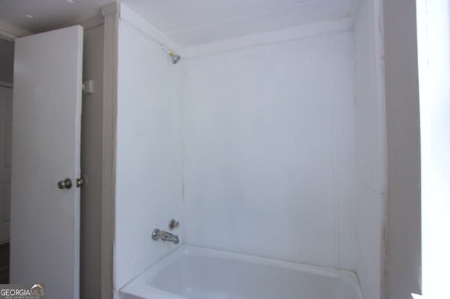 Building Photo - 340 Towler St