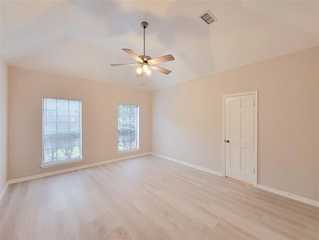 Building Photo - 12910 Golden Rainbow Dr