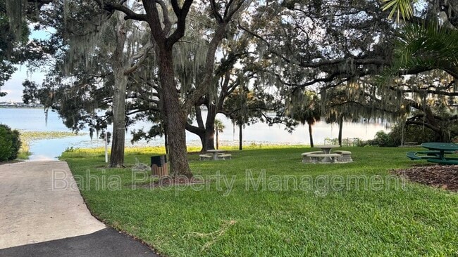 Building Photo - 8215 Saragoza Ct