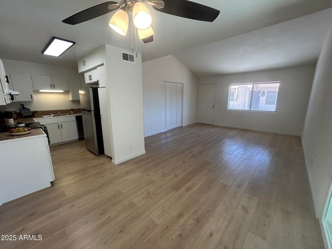 Building Photo - 6342 N 47th Ave