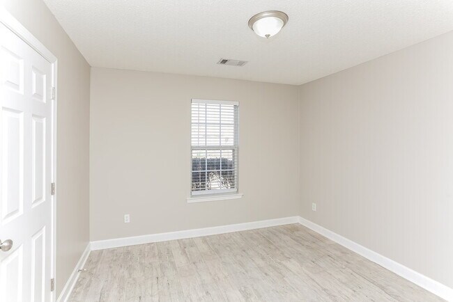 Building Photo - 11169 Ewe Turn Dr