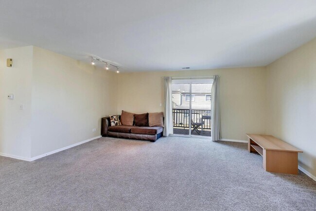 Building Photo - 2122 Southwind Cir