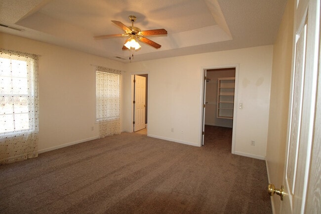 Building Photo - 305 Trillium Ln