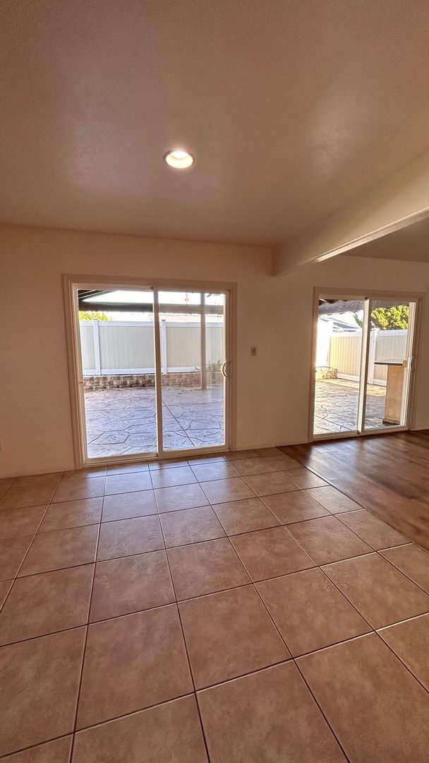 Building Photo - Beautiful and Spacious 3 Bedroom, 2 Bath Home! $3,800 Move In Ready!