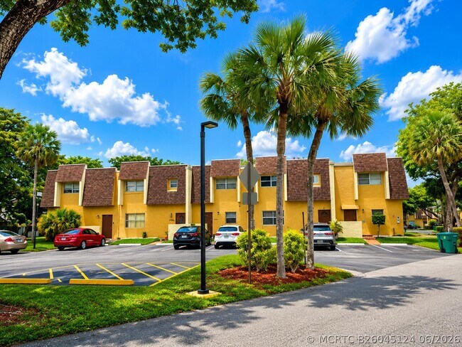 Building Photo - 5728-5728 Blueberry Ct