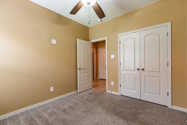 Building Photo - 118 Wallin Farms Dr