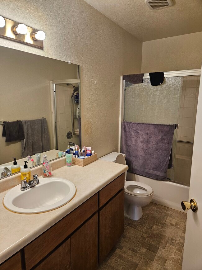 Building Photo - 5342 Valleyridge Dr