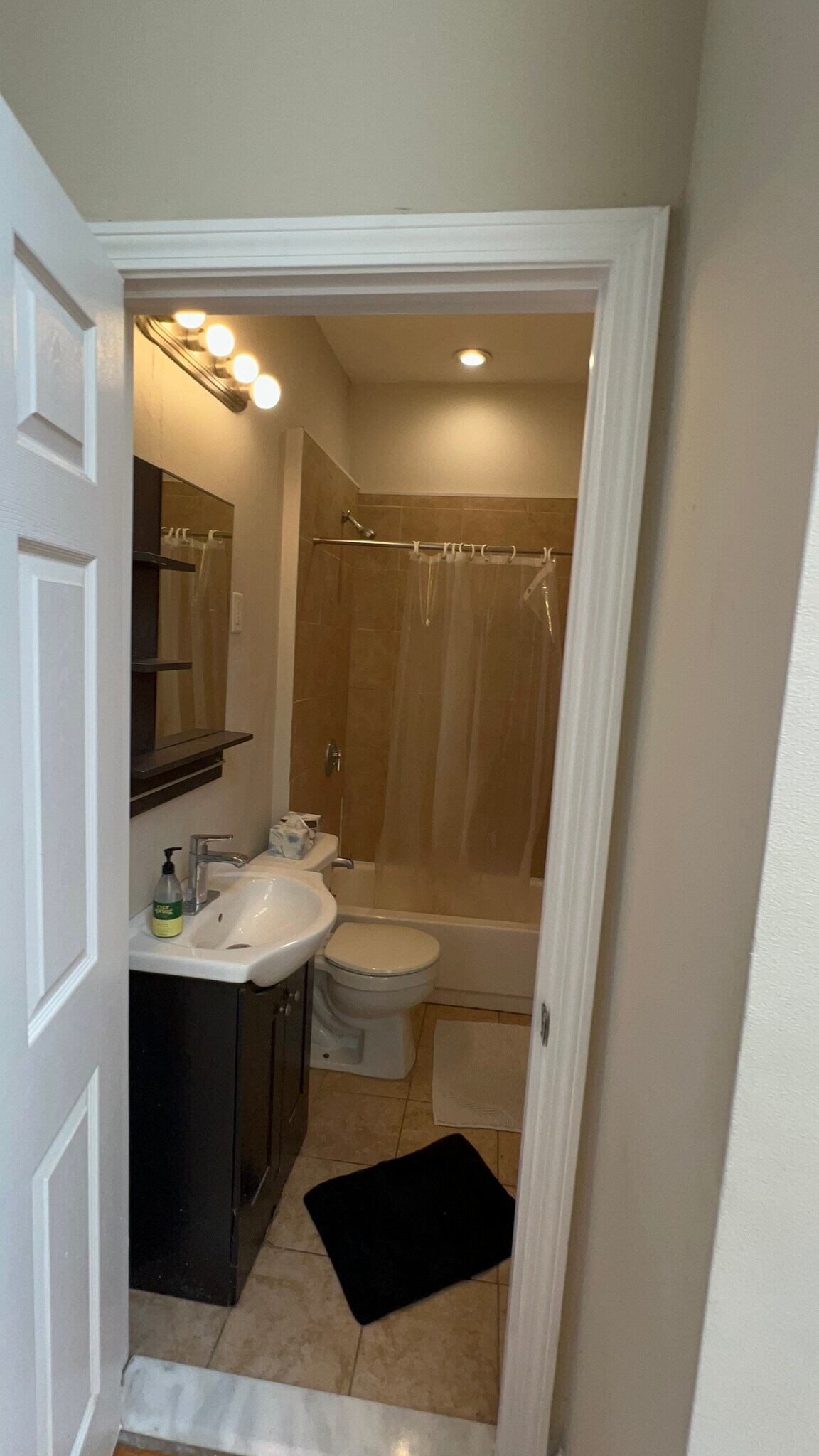 Building Photo - 1000 Memorial Dr