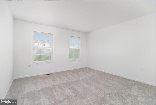Building Photo - 7870 Briarwood Dr