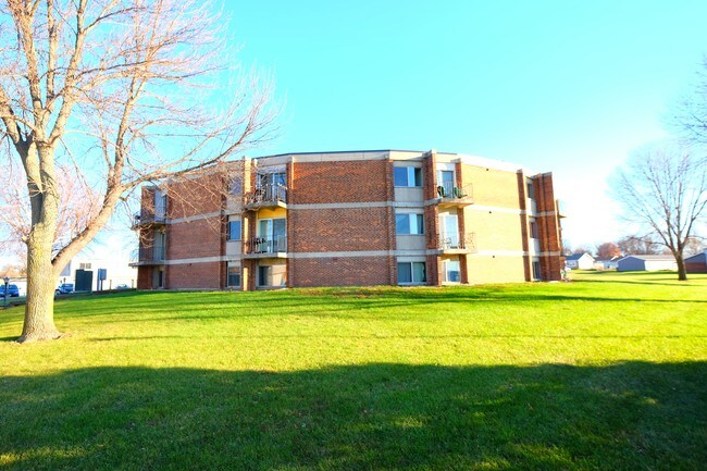 Building Photo - Dodecagon Plaza