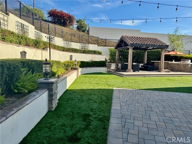 Building Photo - 200 Cascade Terrace