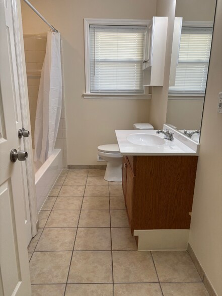 Building Photo - 8684 Bowden St