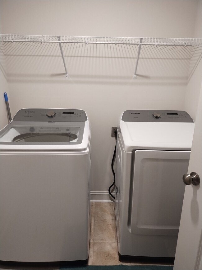 Building Photo - 437 Marietta Ln