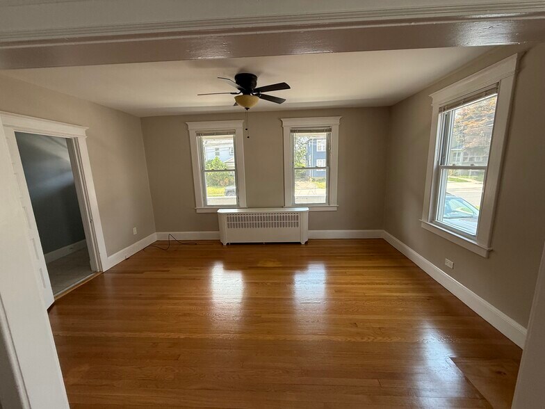 Building Photo - 48 Nesbit Avenue