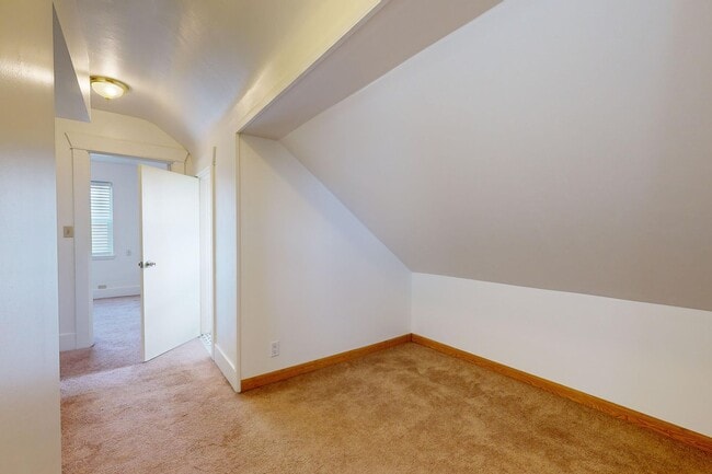 Building Photo - Farmhouse - Showings now Available