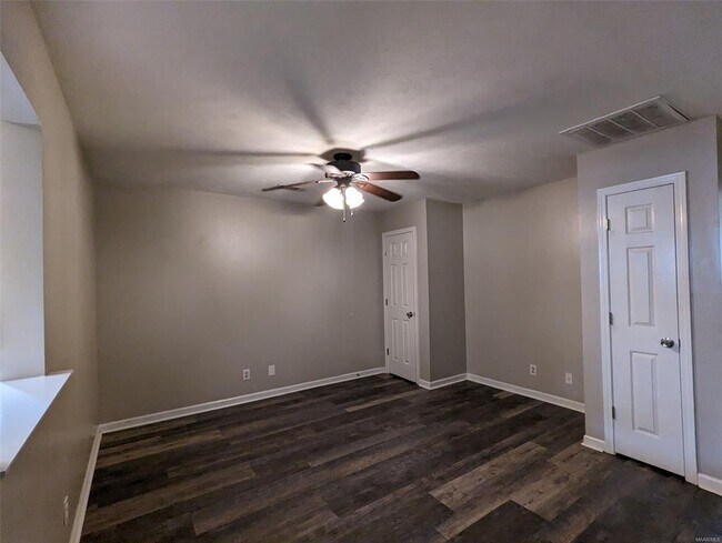 Building Photo - 3653 Edgewood Rd