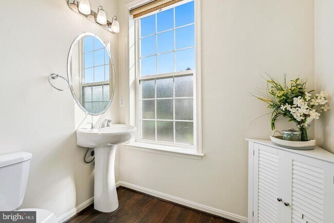 Building Photo - 21521 Willow Breeze Sq