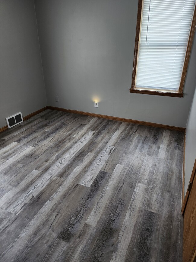 Building Photo - 8983 Van Buren St NE