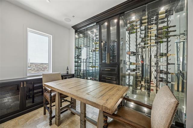 Building Photo - 2210 Boll St