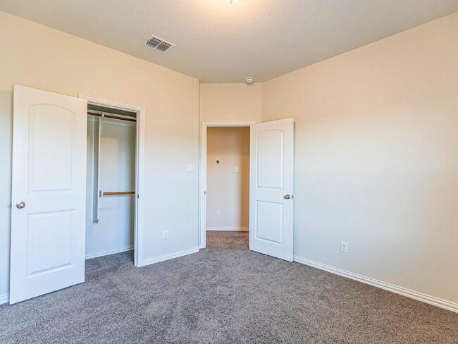 Building Photo - Spacious 4 Bedroom Home with 2 Car Garage in Boerne ISD