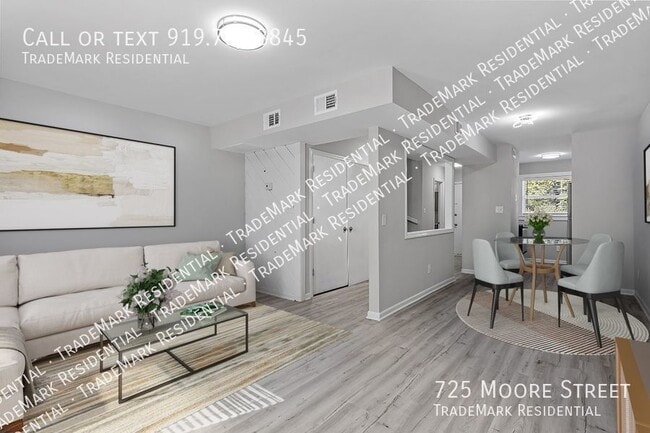 Building Photo - 725 S Moore St