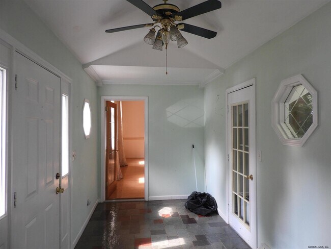 Building Photo - 401 Loudon Rd