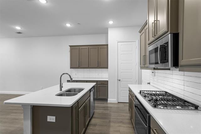 Building Photo - 4929 Barcelona Ave