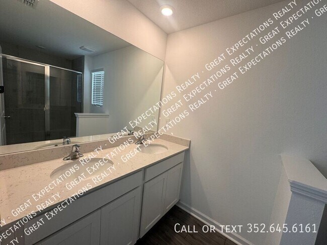 Building Photo - 4923 SW 81st Ln