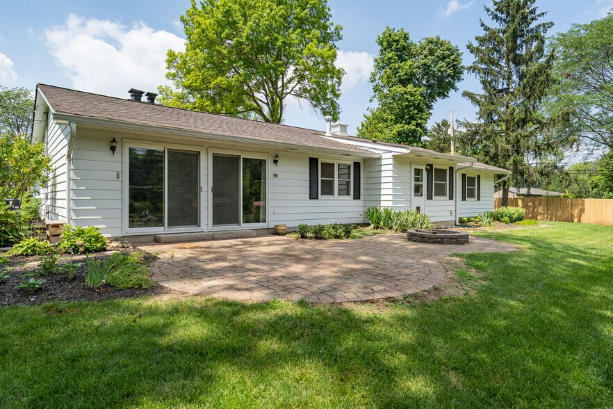 Building Photo - 6744 Merwin Pl