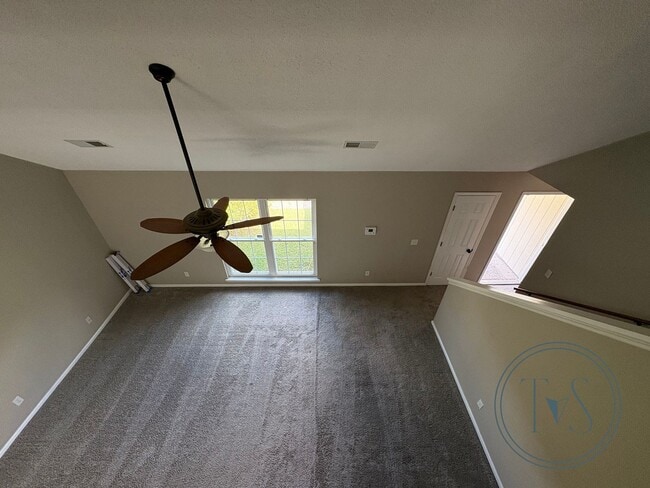 Building Photo - MOVE IN SPECIAL: $500 OFF 1ST MONTH'S RENT!**