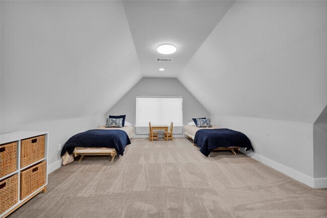 Building Photo - 19 Acorn Cluster Ct